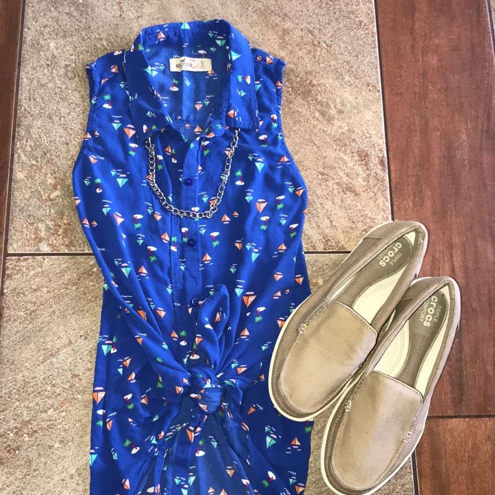 Hollister summer waves button up tank